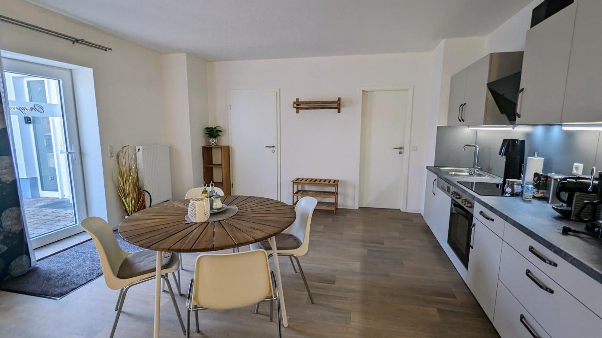 Fewo Urban Gotha - Apartment Orangerie - Am Schlosspark- Parken An Der Der Tuer- Barrierefrei, 900 Meter Zum Bahnhof - Wallbox Eksteriør bilde
